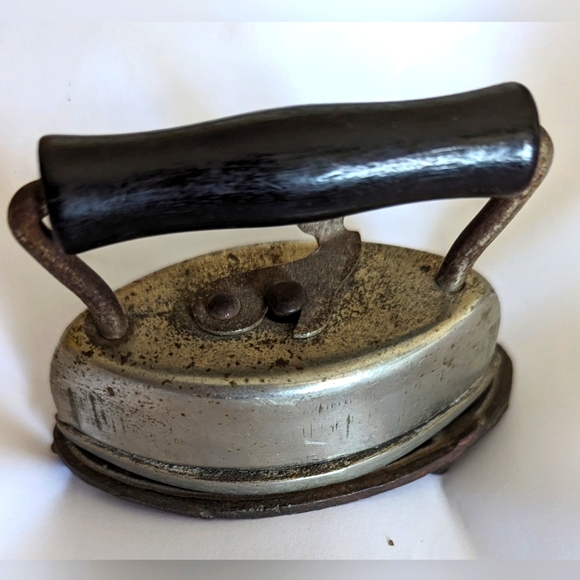 Antique cast iron Iron - Picture 3 of 5